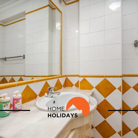 #271 T2 Bicos Flat U By Holidays